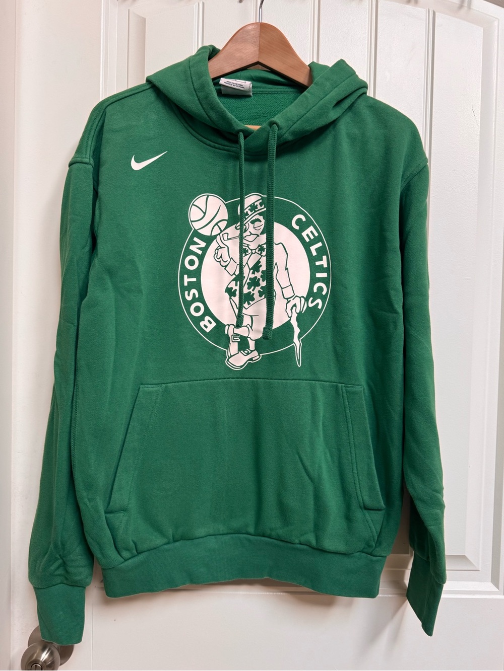 Nike Green Boston Celtics Relaxed Fit Pullover Hoodie. Size M